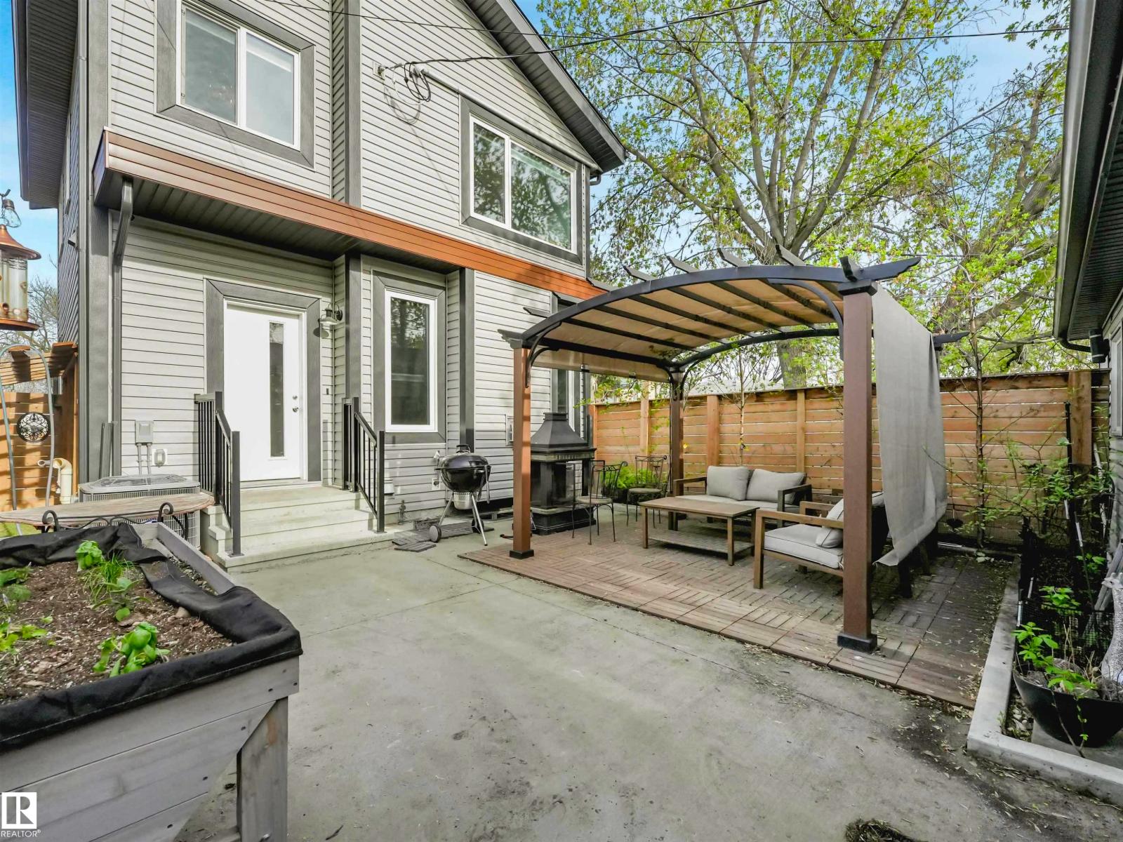 6420 106 ST NW - 21