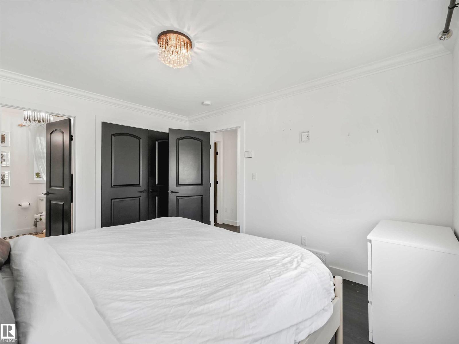 6420 106 ST NW - 25