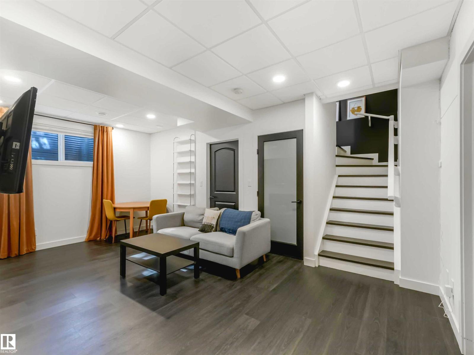 6420 106 ST NW - 39