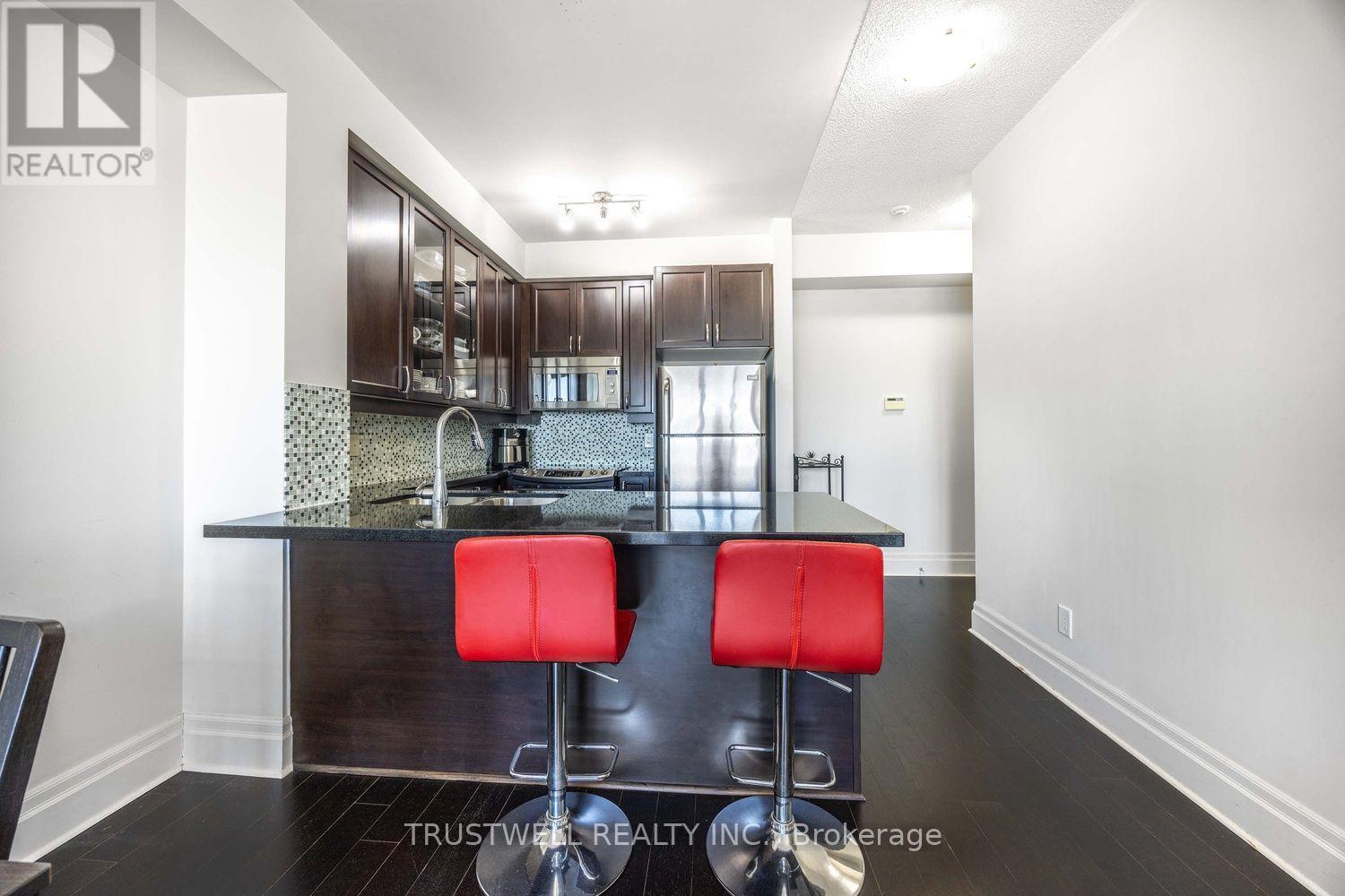 #1207 151 UPPER DUKE CRESCENT - Image 10