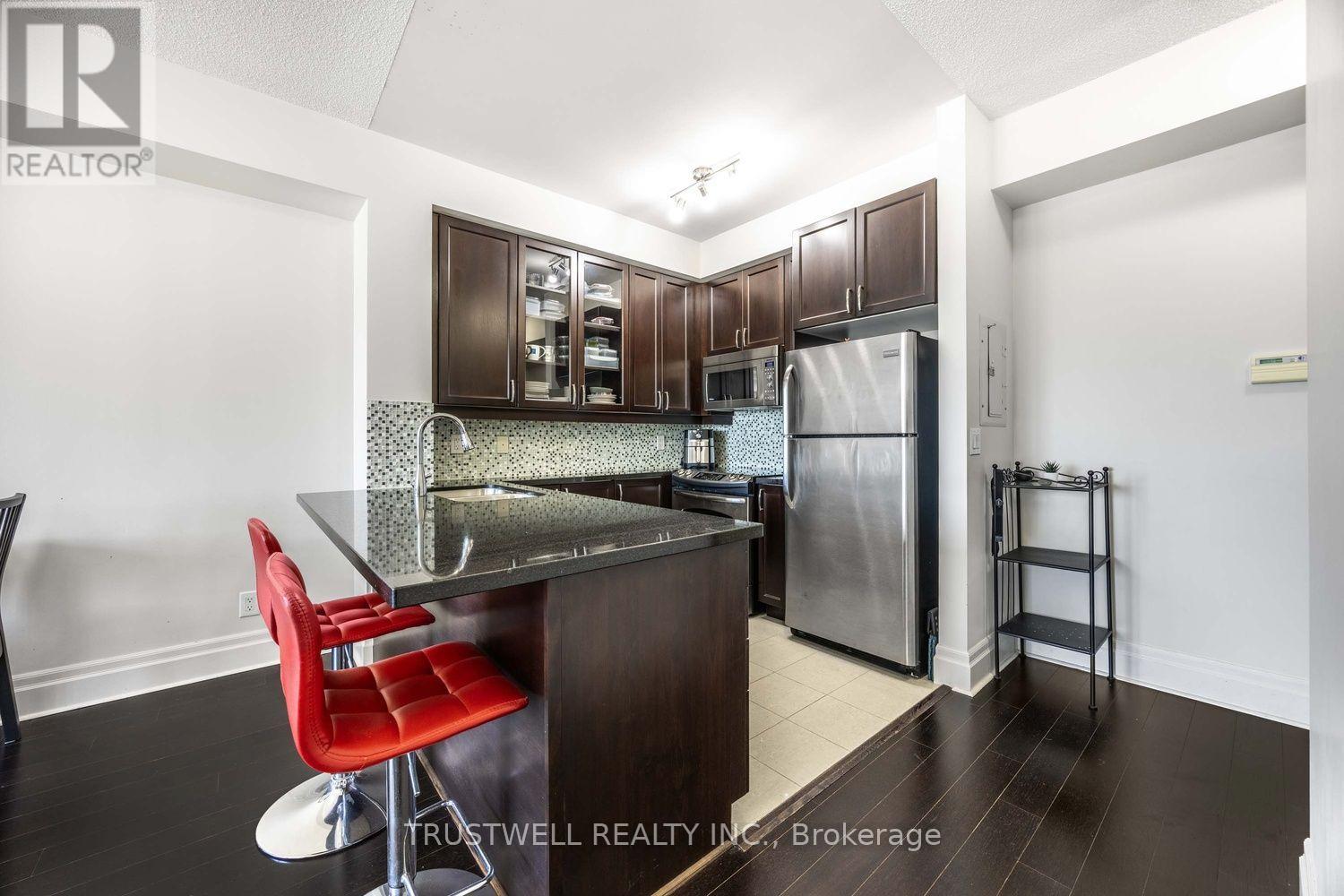 #1207 151 UPPER DUKE CRESCENT - Image 11