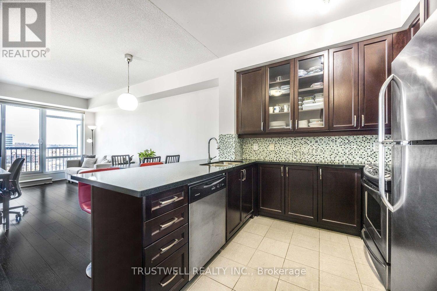 #1207 151 UPPER DUKE CRESCENT - Image 12