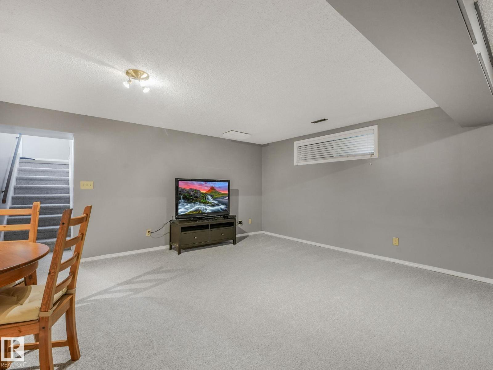 9528 54 ST NW - 59