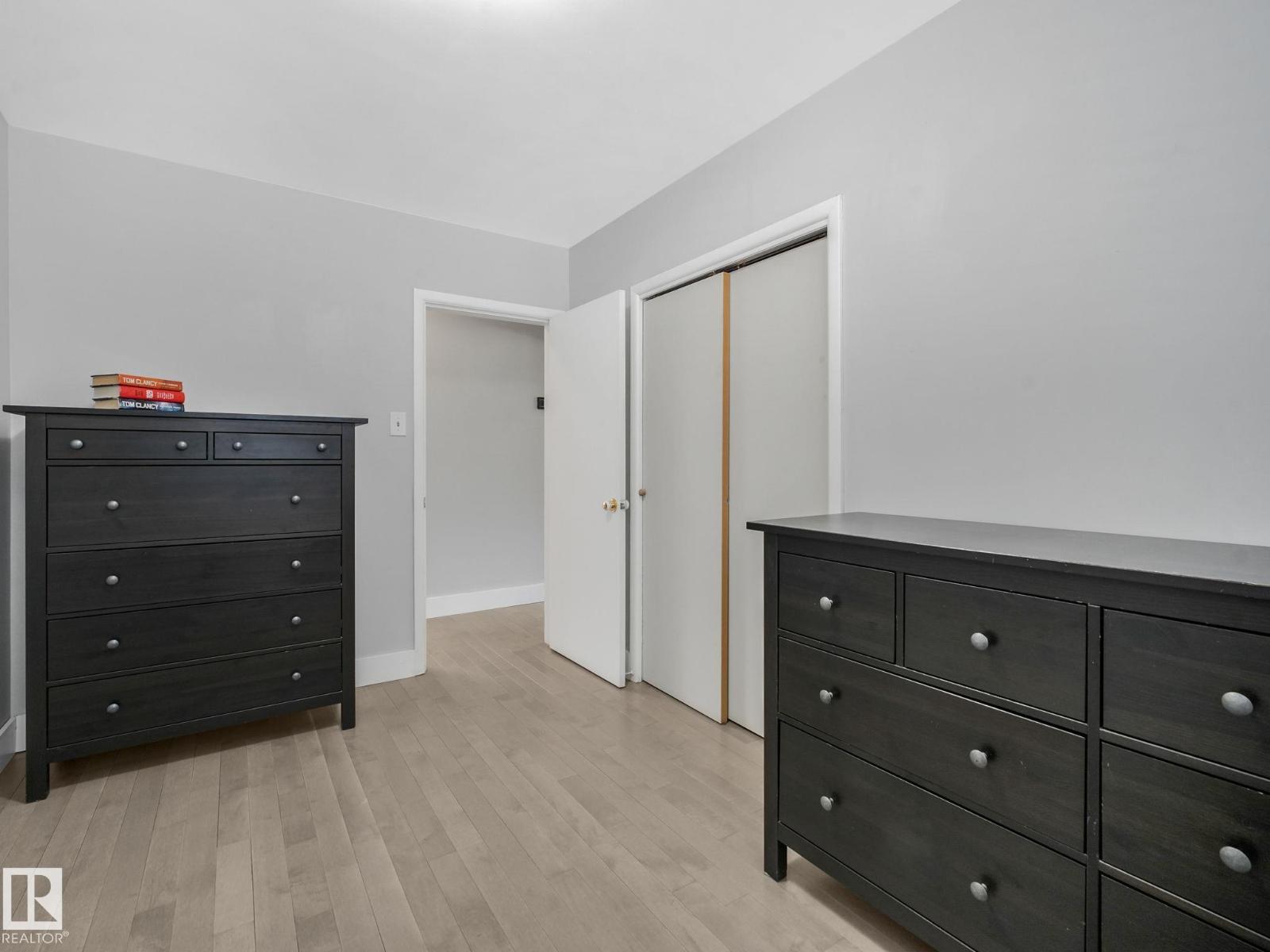 9528 54 ST NW - 50