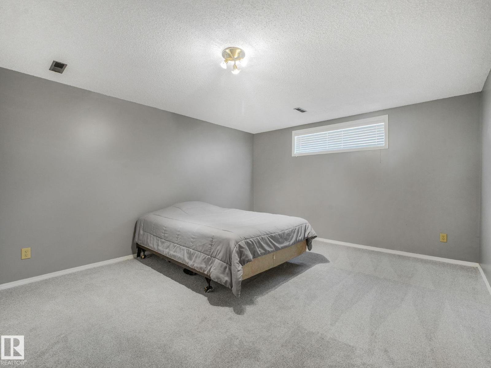 9528 54 ST NW - 60