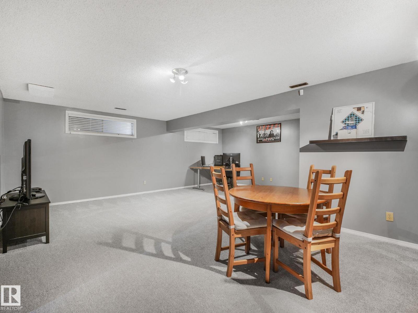 9528 54 ST NW - 56