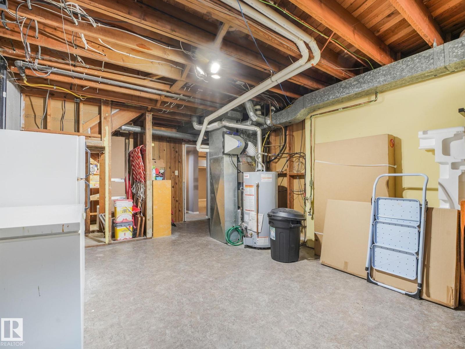 9528 54 ST NW - 67
