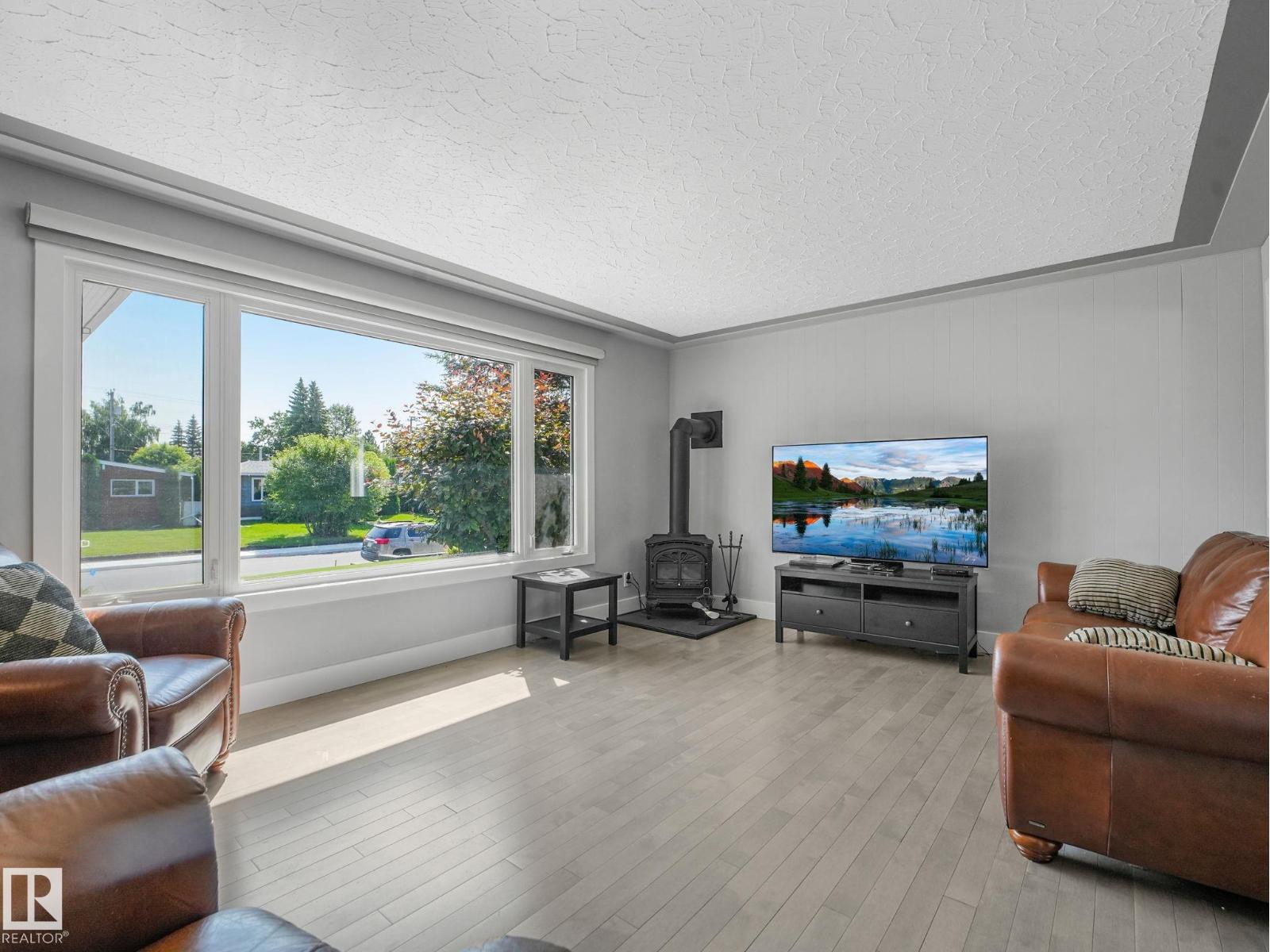 9528 54 ST NW - 36