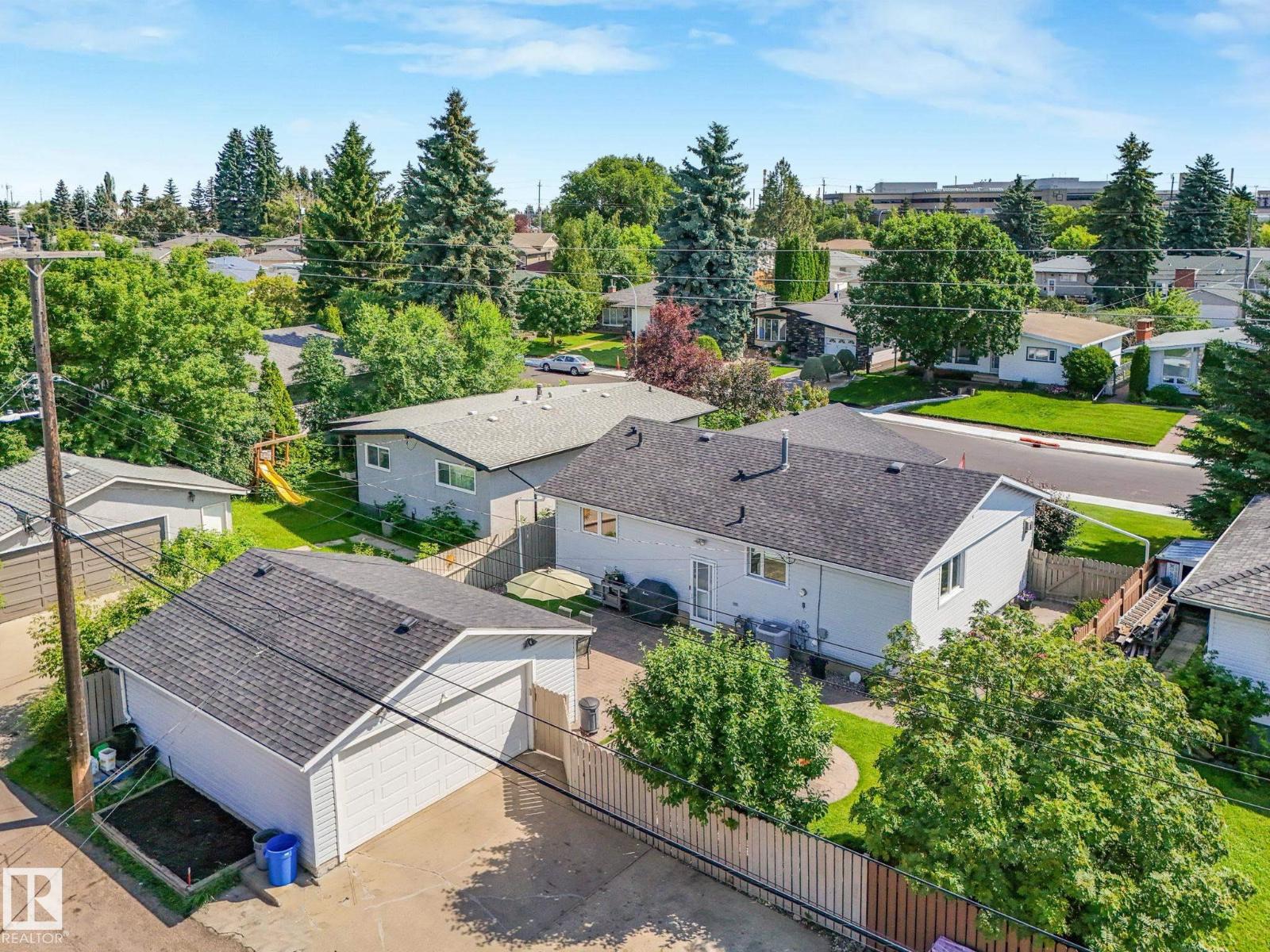 9528 54 ST NW - 19