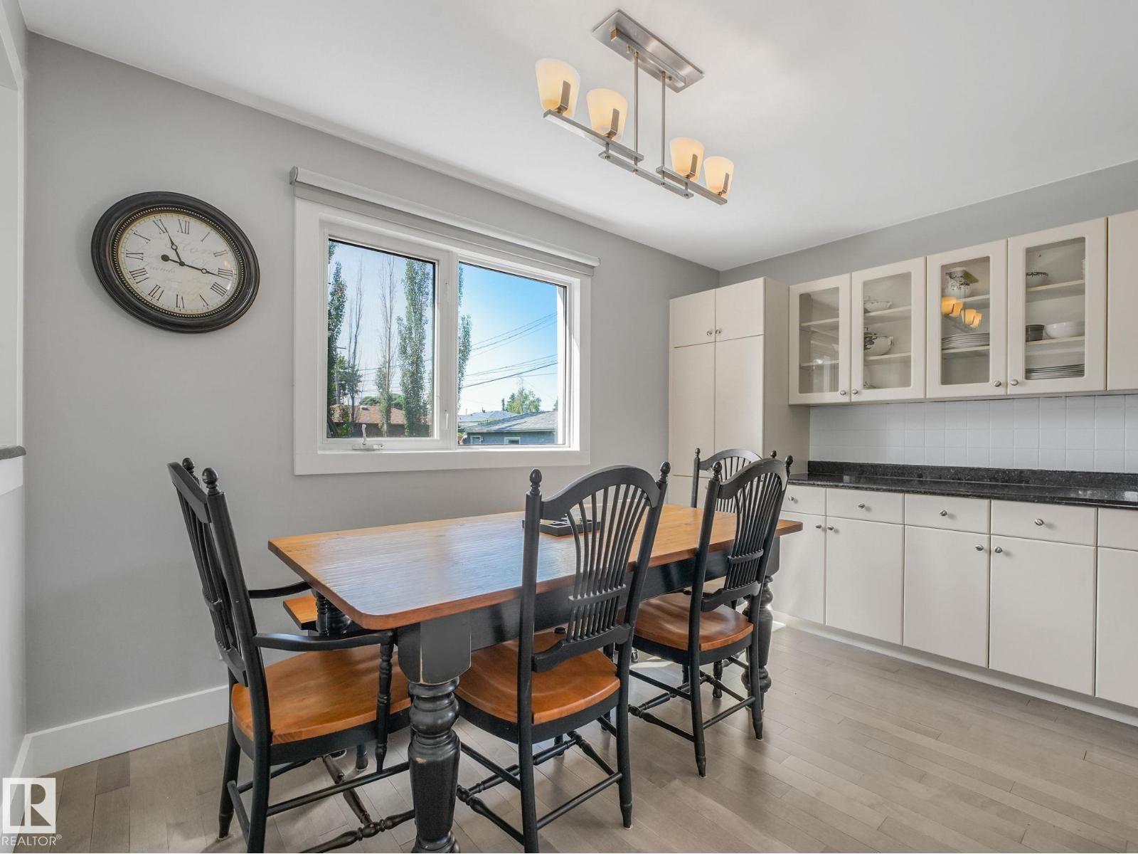9528 54 ST NW - 37