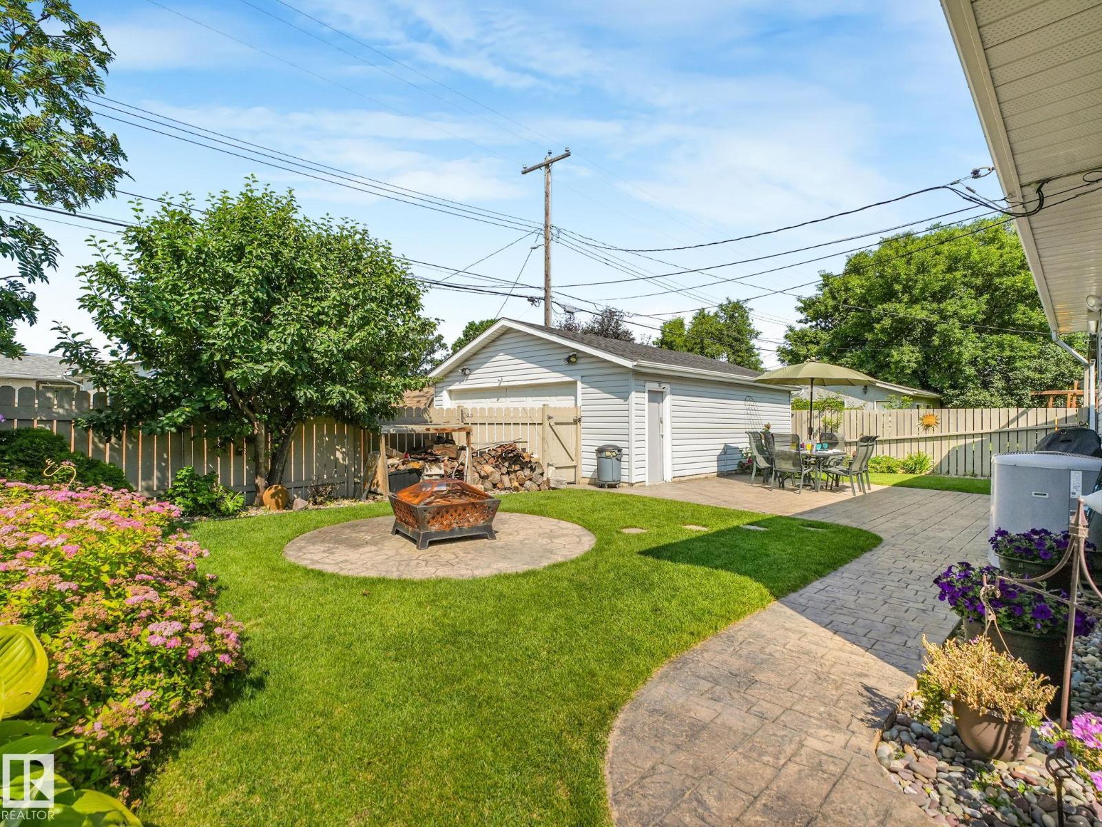 9528 54 ST NW - 7