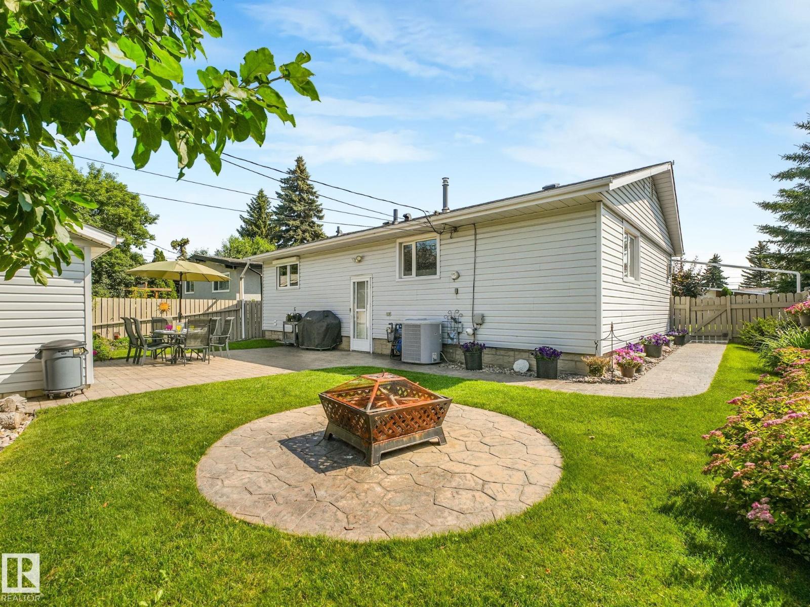 9528 54 ST NW - 8