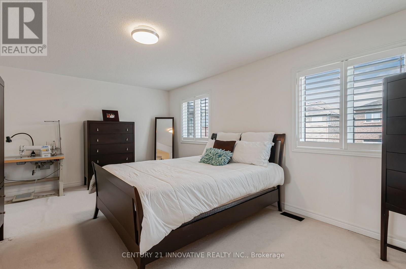 92 RIVERWALK DRIVE - 32