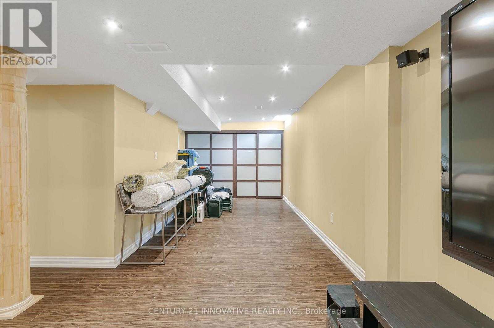 92 RIVERWALK DRIVE - 37