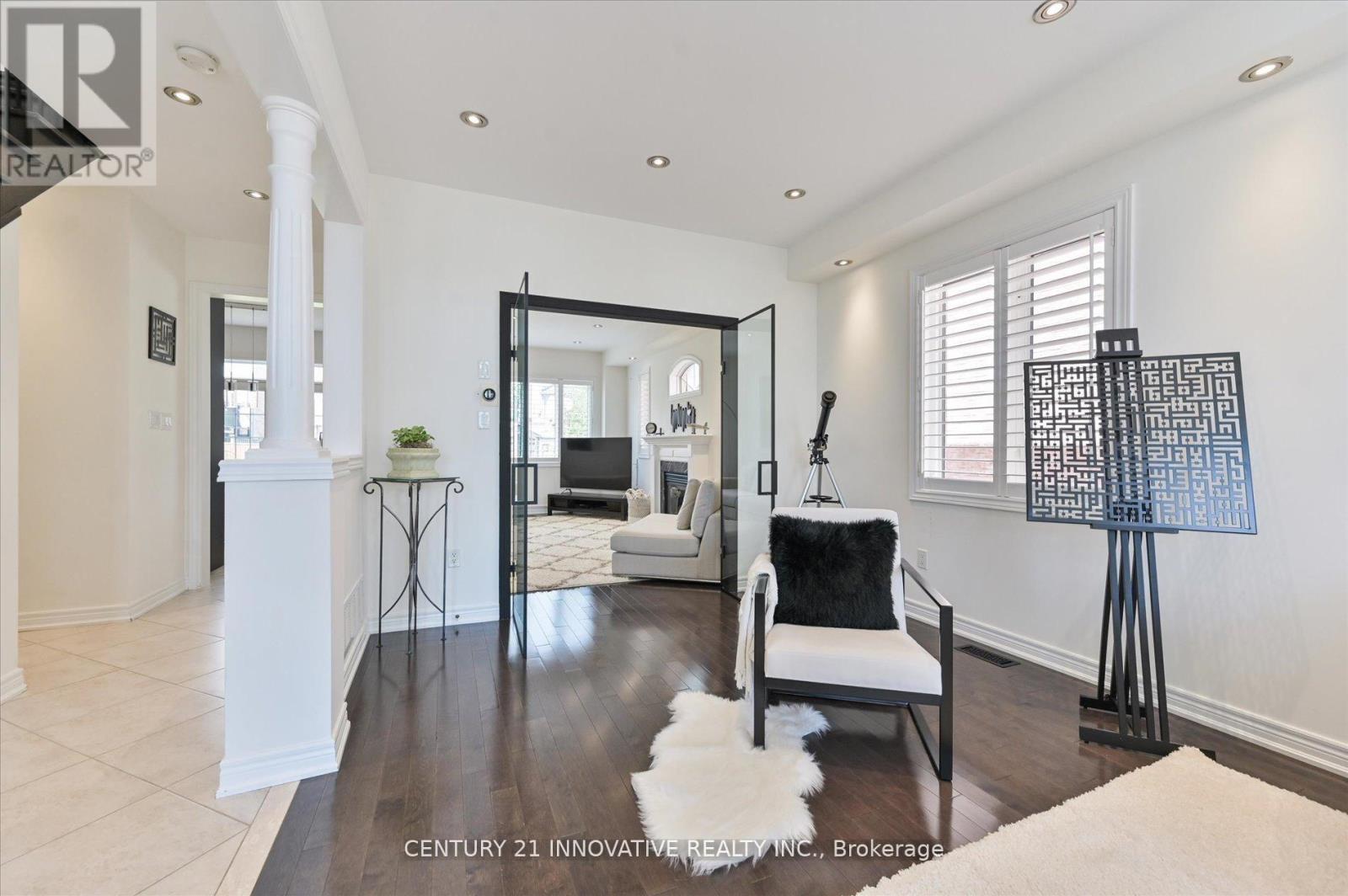 92 RIVERWALK DRIVE - 13