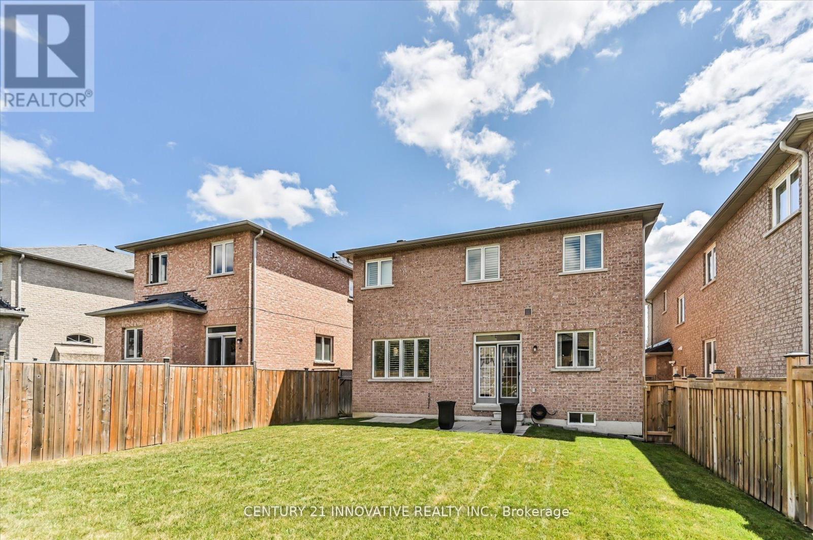 92 RIVERWALK DRIVE - 44