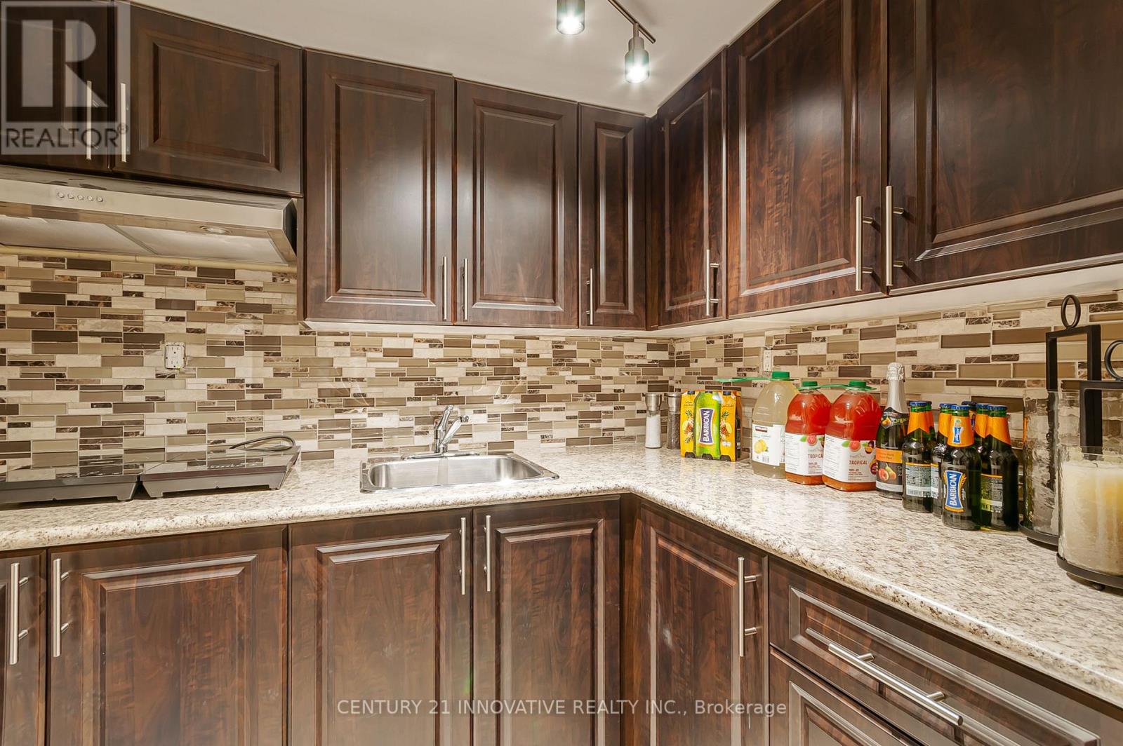 92 RIVERWALK DRIVE - 38