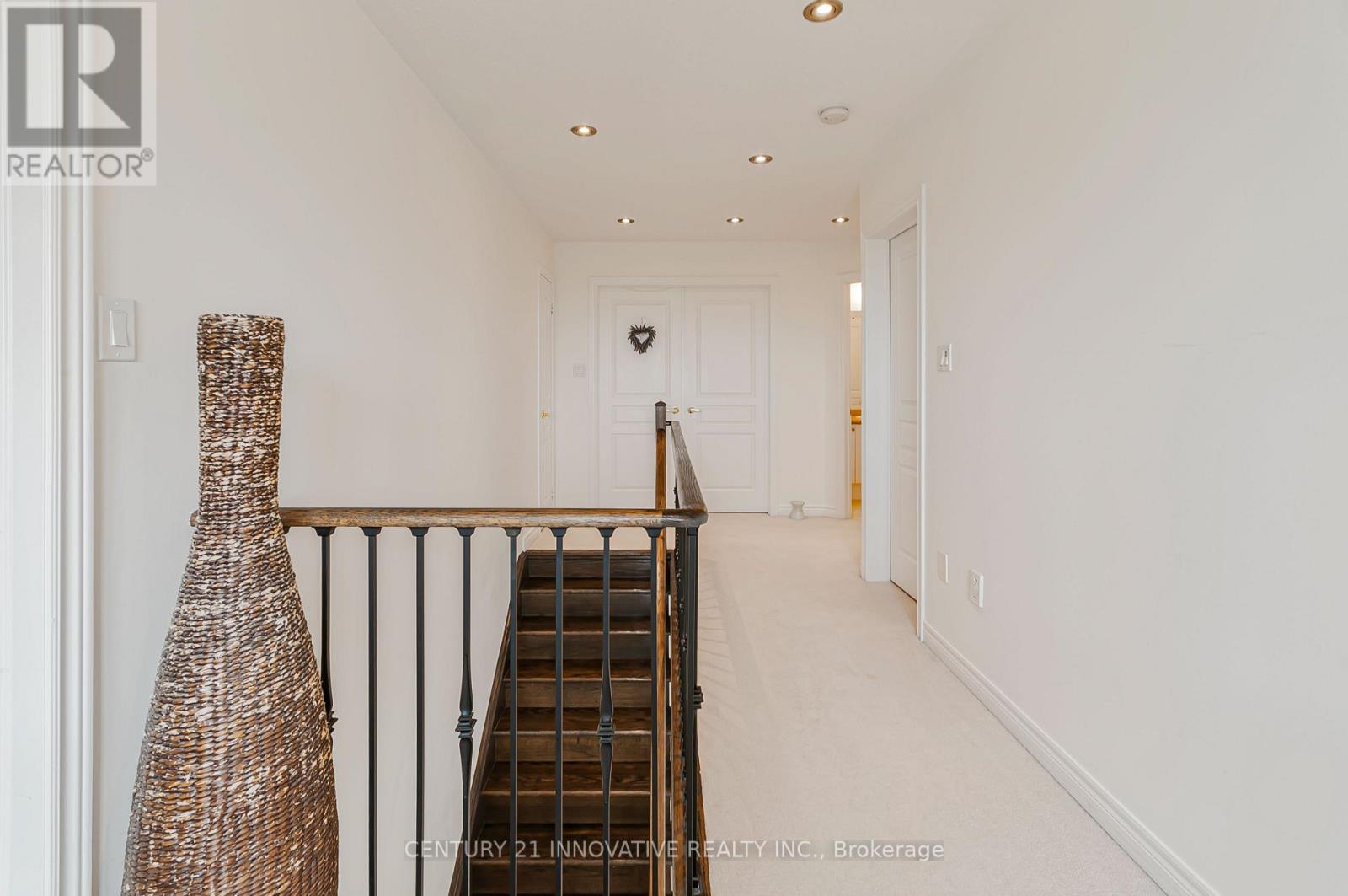 92 RIVERWALK DRIVE - 36
