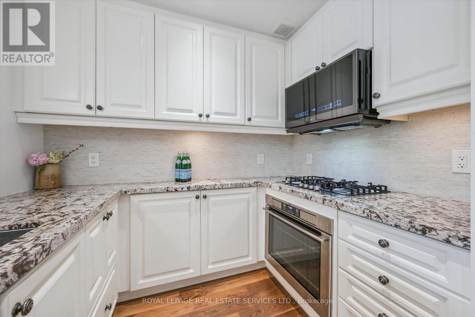 #122C 3500 LAKESHORE ROAD W - 13