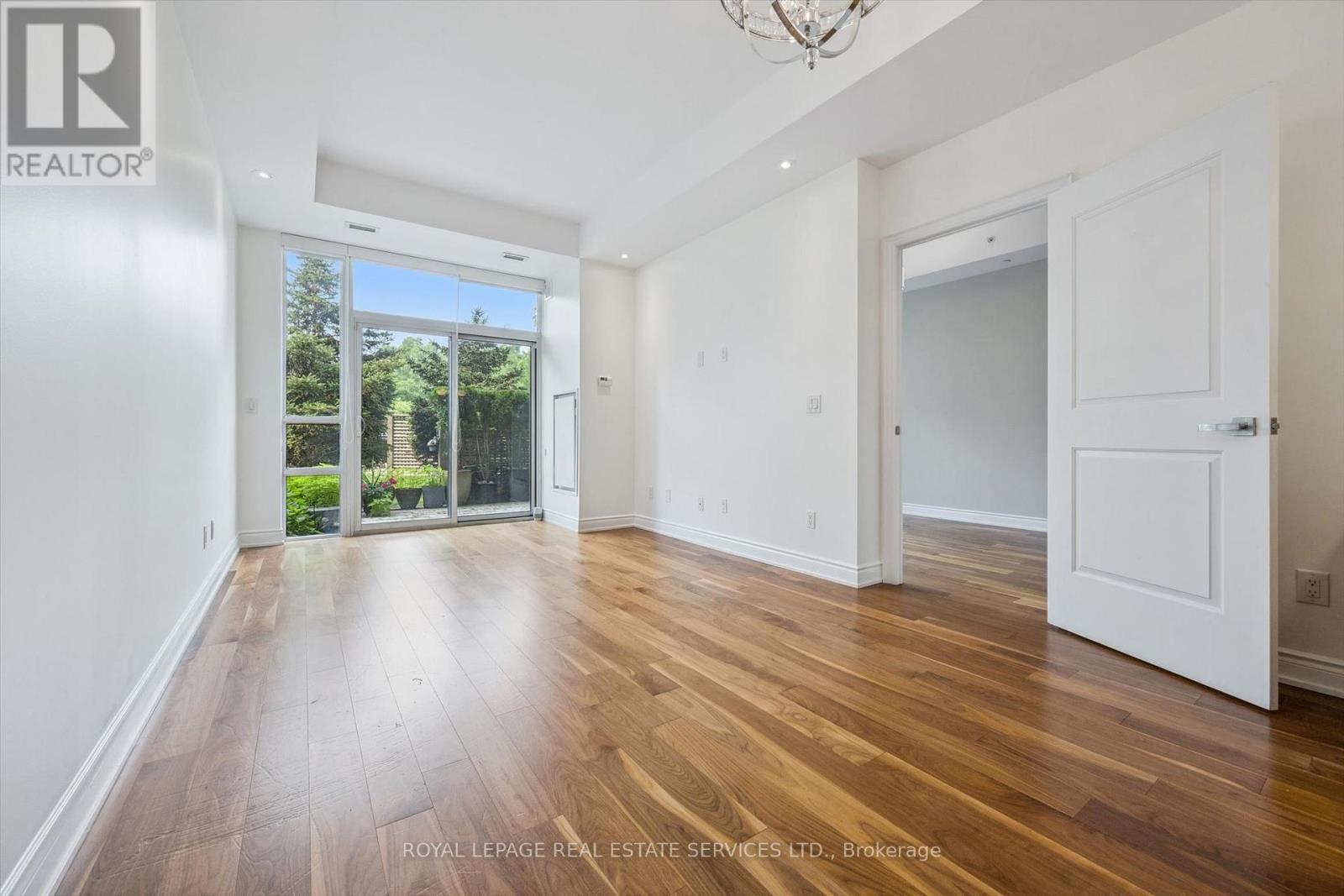 #122C 3500 LAKESHORE ROAD W - 16