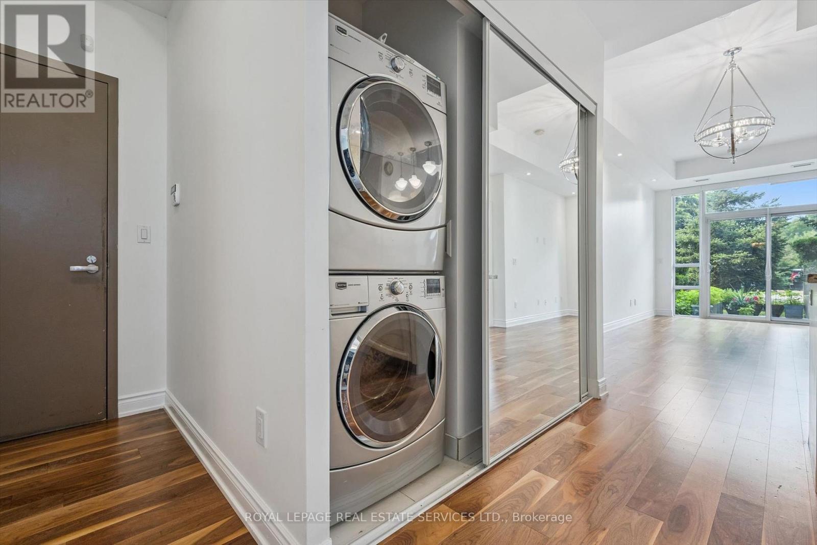#122C 3500 LAKESHORE ROAD W - 21