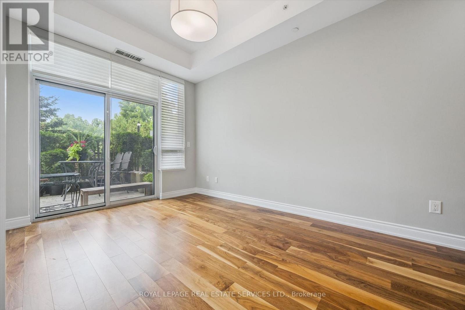 #122C 3500 LAKESHORE ROAD W - 22