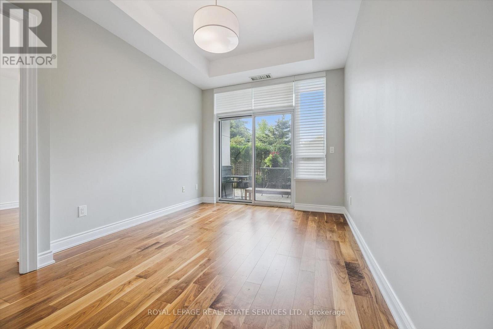 #122C 3500 LAKESHORE ROAD W - 23