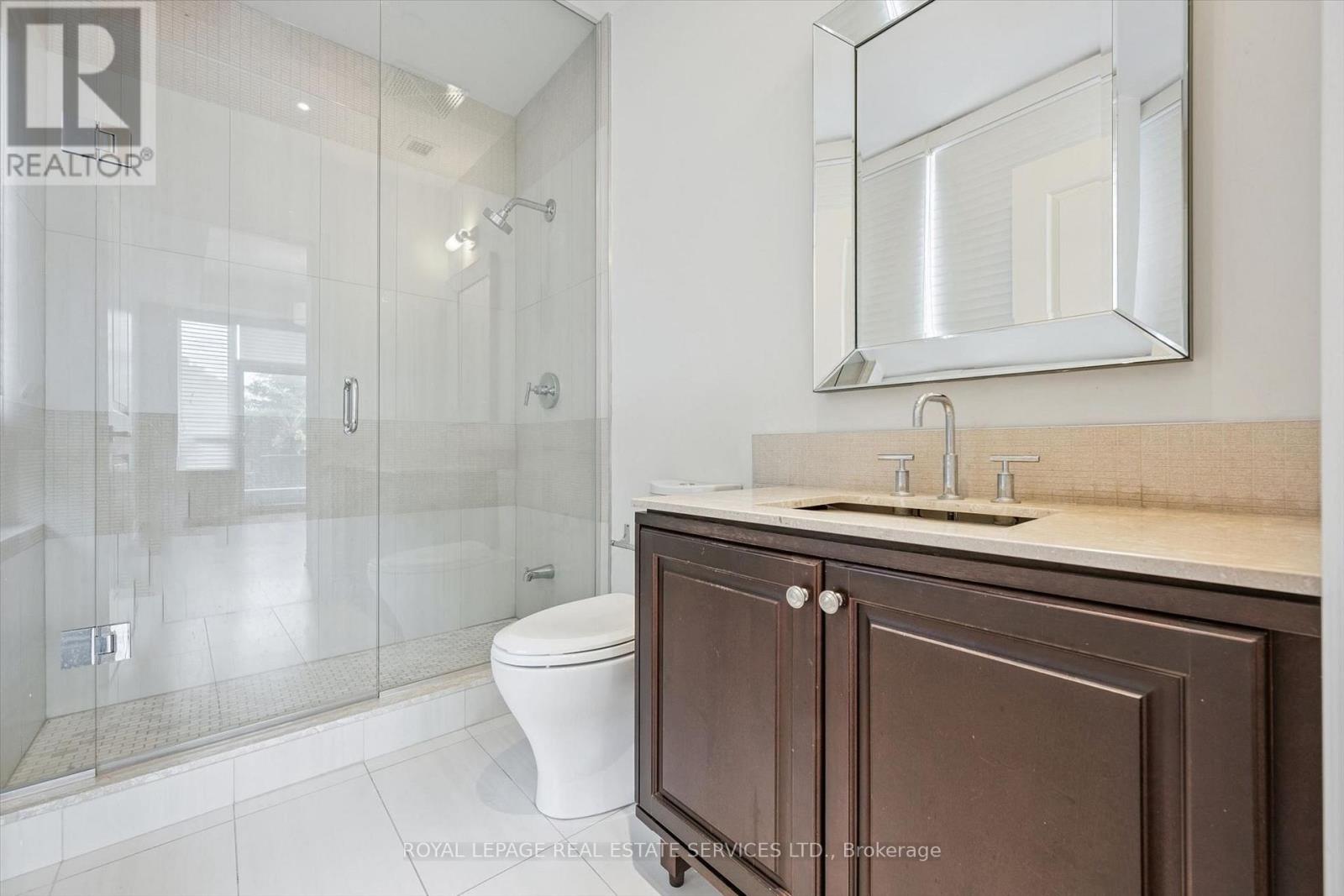 #122C 3500 LAKESHORE ROAD W - 25