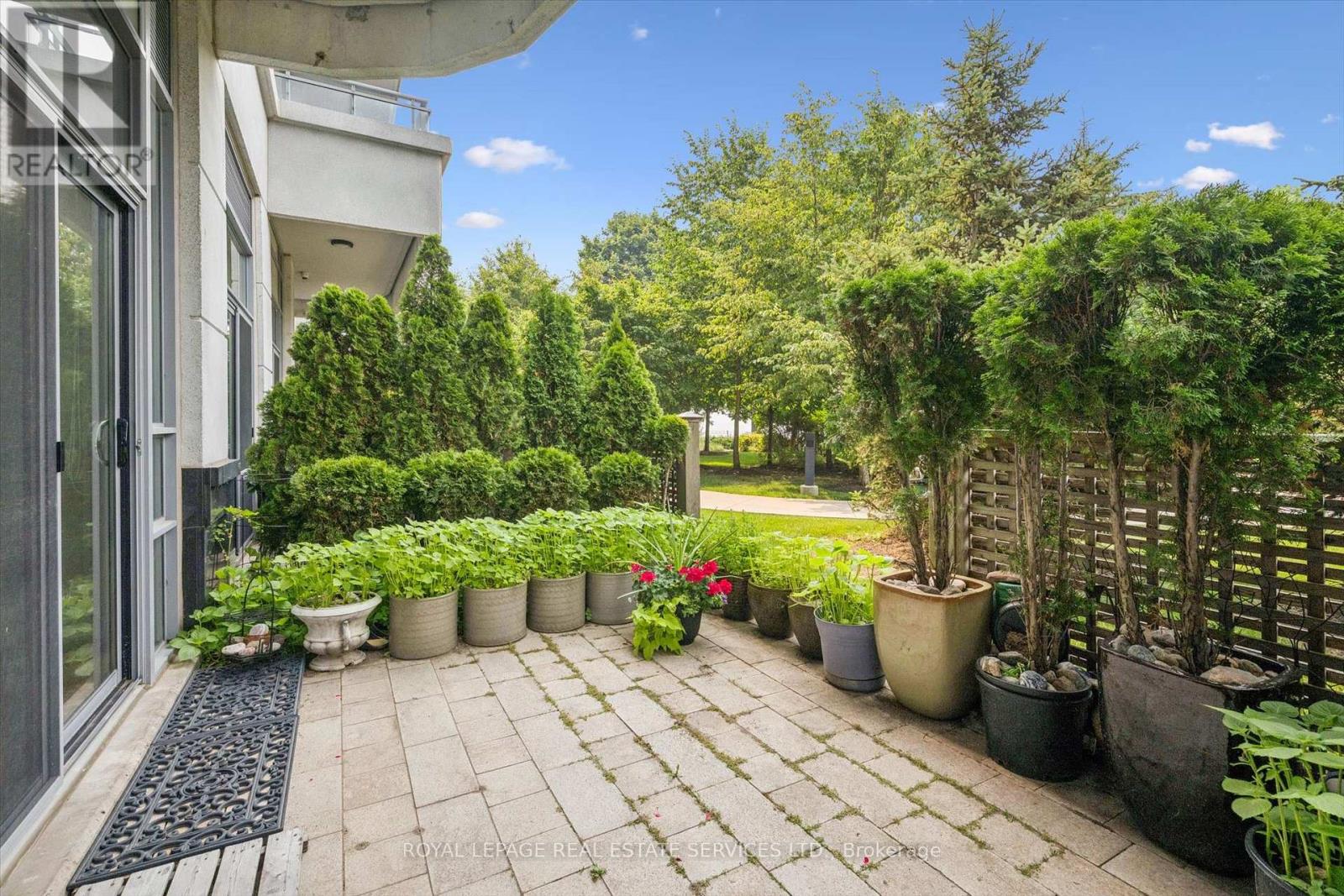 #122C 3500 LAKESHORE ROAD W - 28