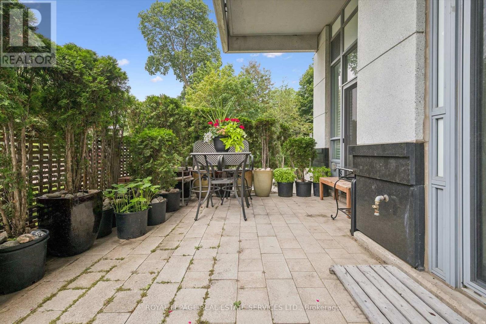 #122C 3500 LAKESHORE ROAD W - 29