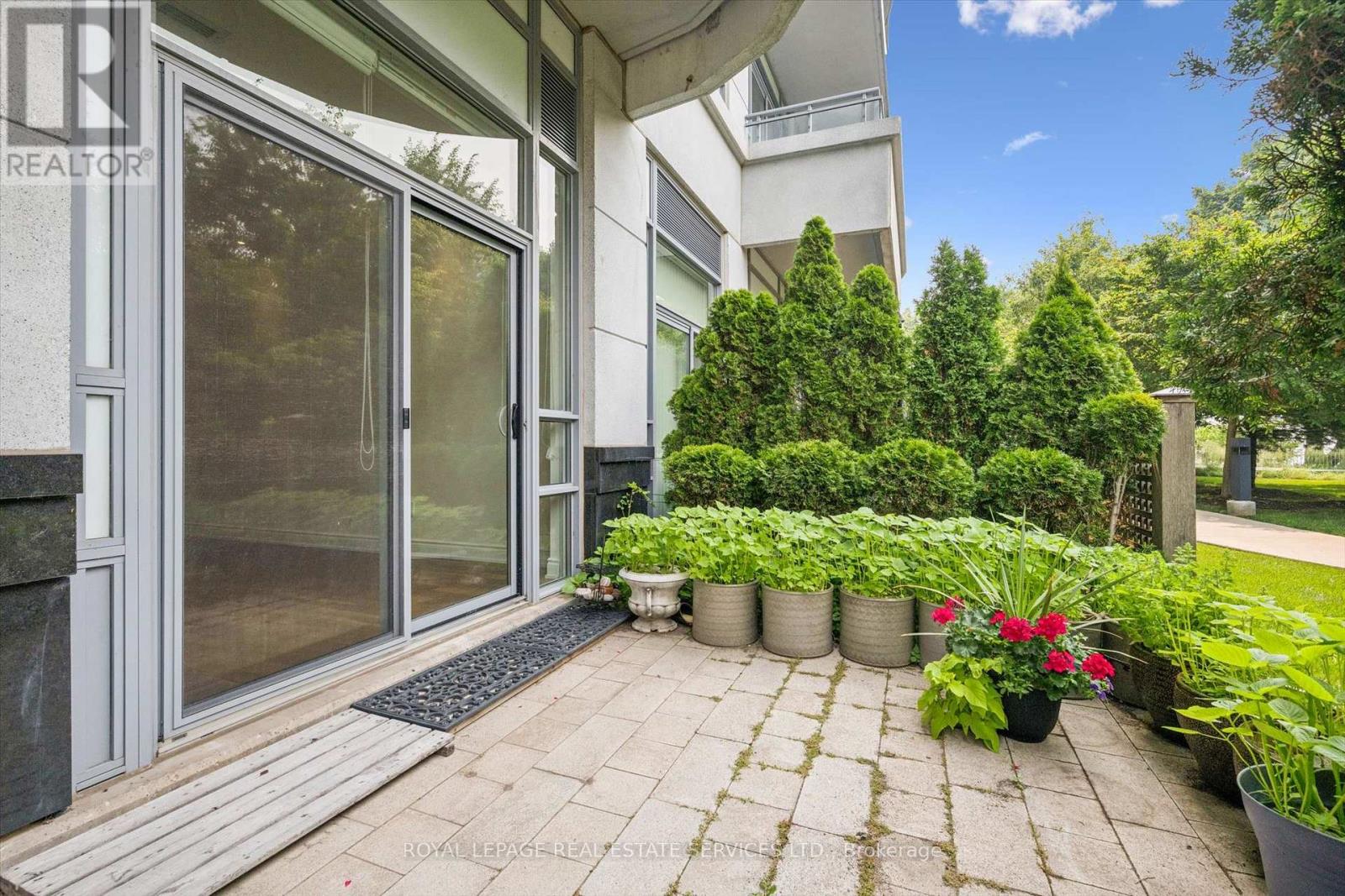 #122C 3500 LAKESHORE ROAD W - 30
