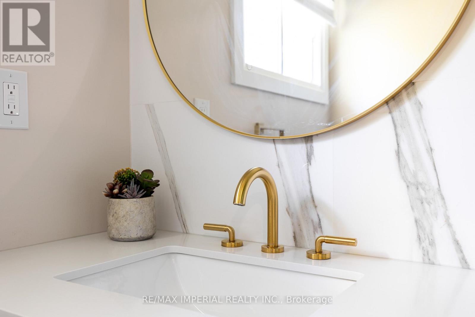 311 YOUNGSTOWN AVENUE - 32