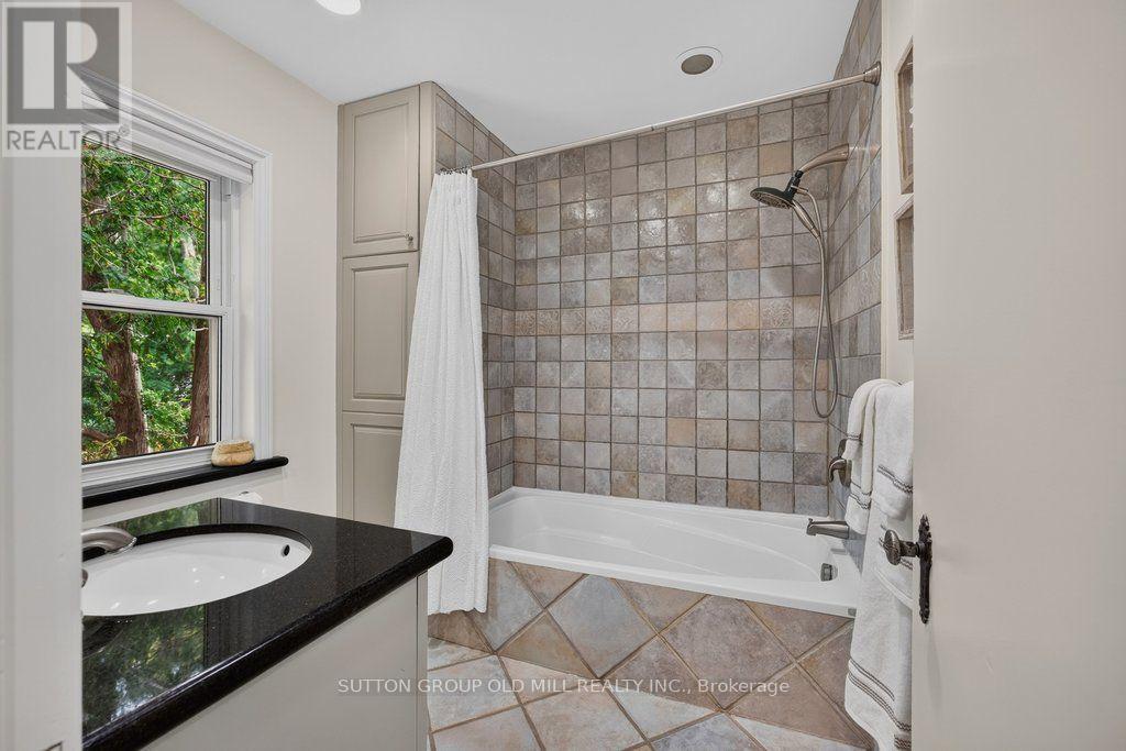 122 STRATH AVENUE - 21