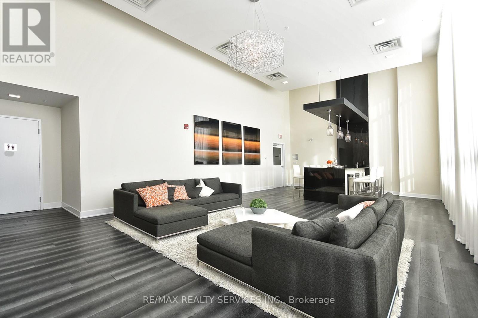 #133 3170 ERIN MILLS PARKWAY - 21