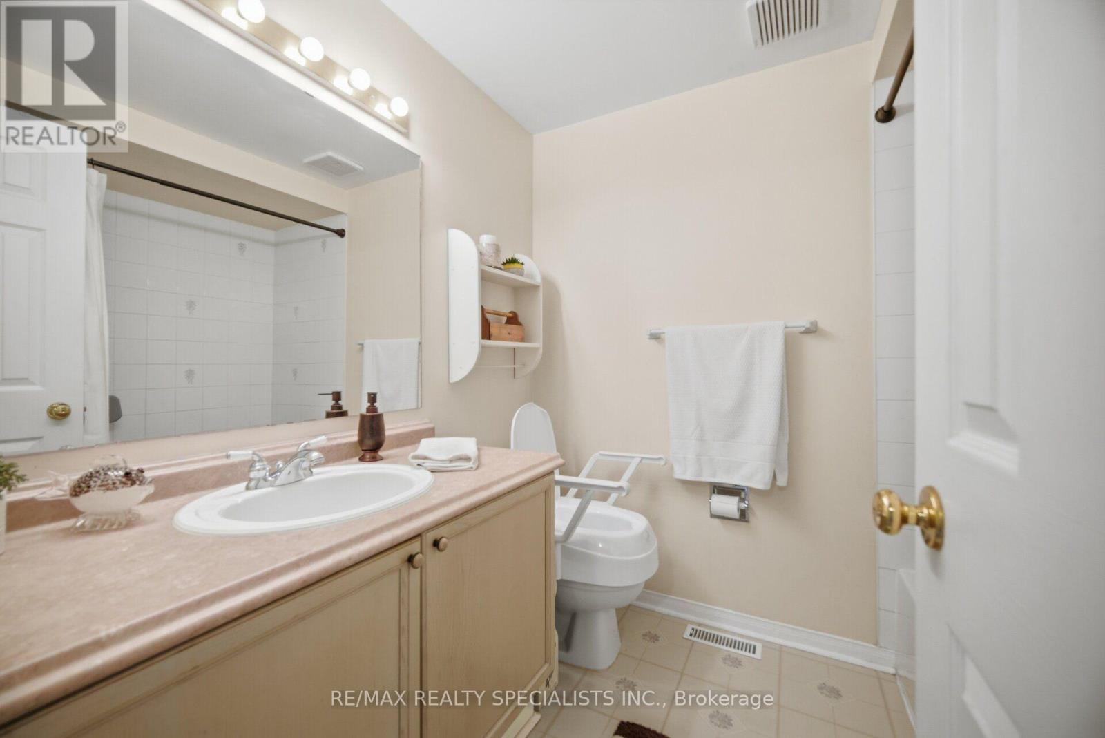 #17 2935 HEADON FOREST DRIVE - 32