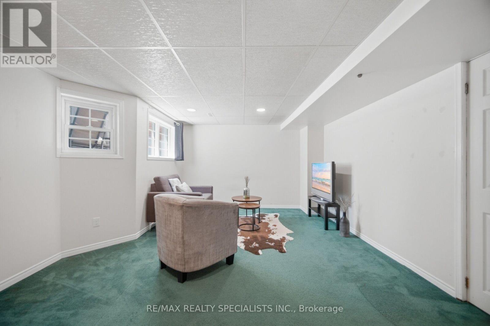 #17 2935 HEADON FOREST DRIVE - 34