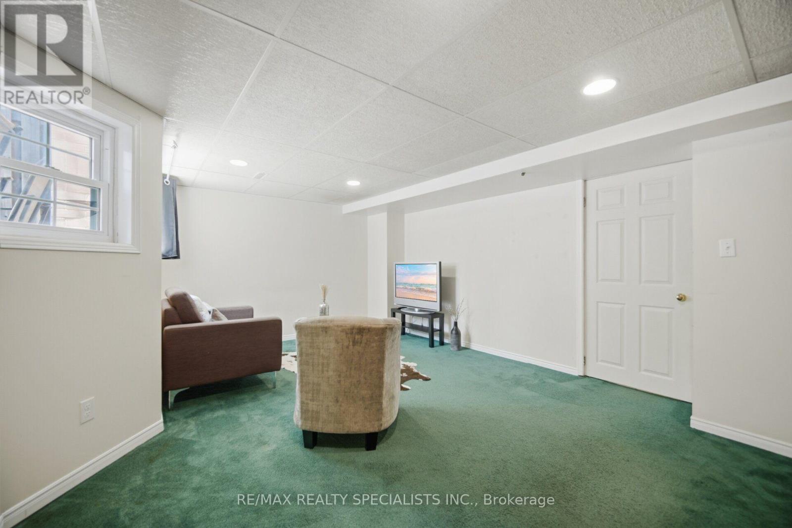 #17 2935 HEADON FOREST DRIVE - 35