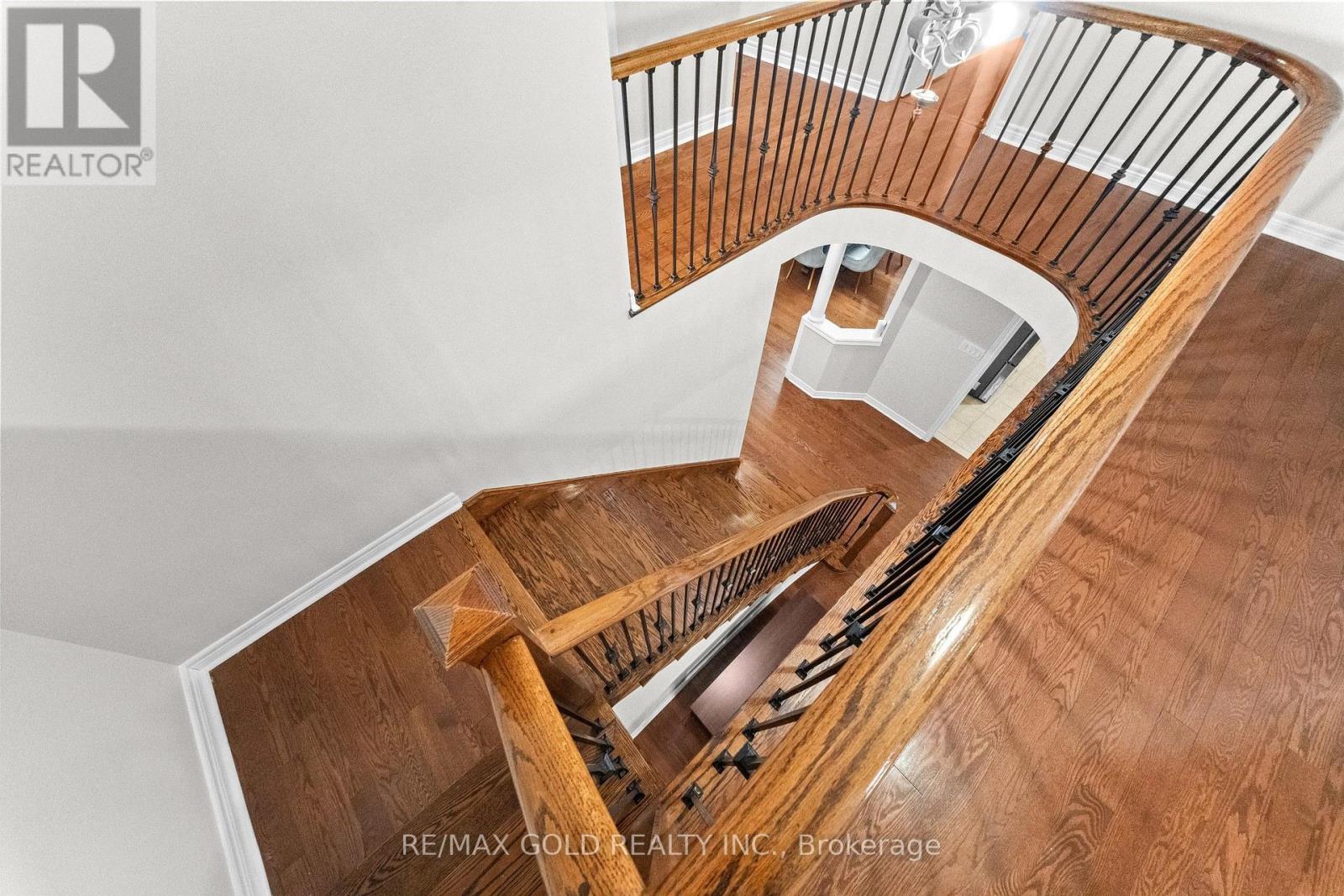 43 MIDSUMMER DRIVE - 18