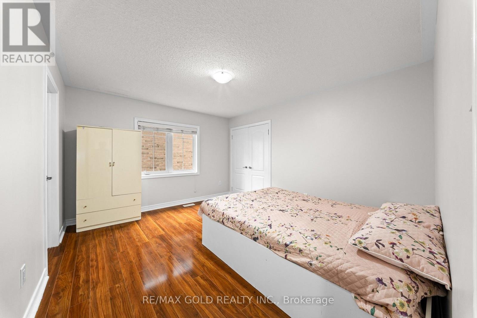 43 MIDSUMMER DRIVE - 23