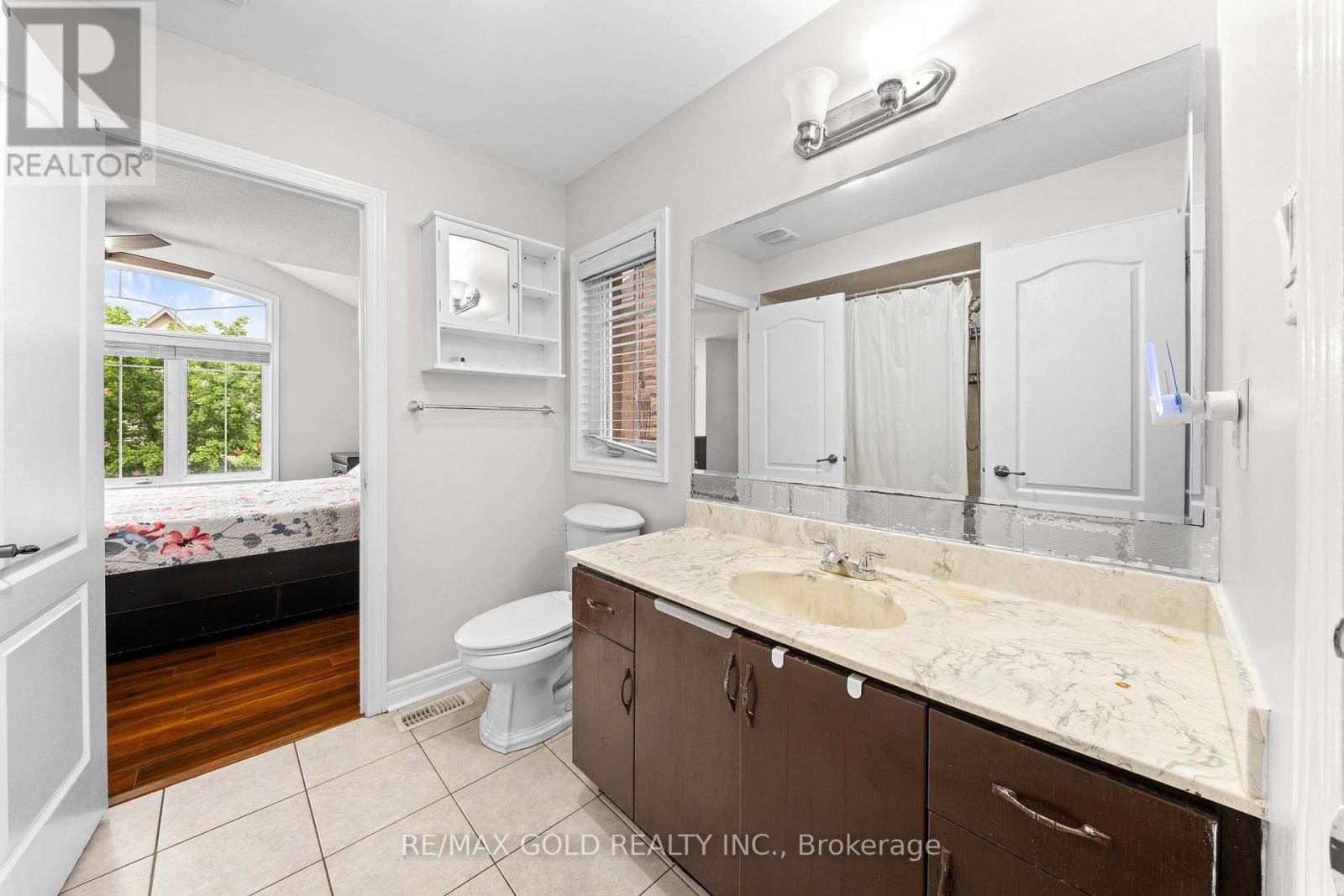 43 MIDSUMMER DRIVE - 24