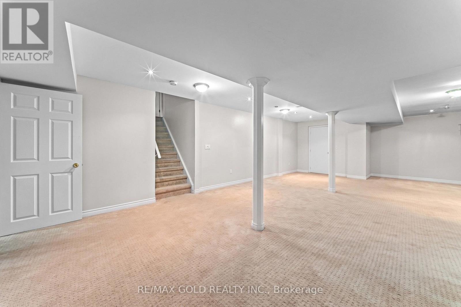 43 MIDSUMMER DRIVE - 26