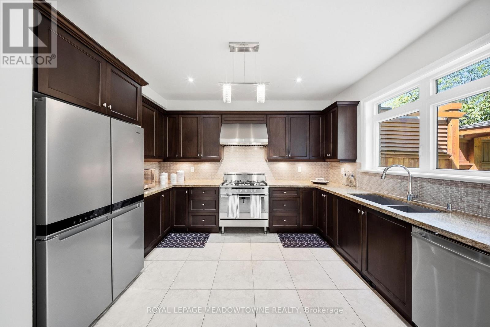298 EATON STREET - 17