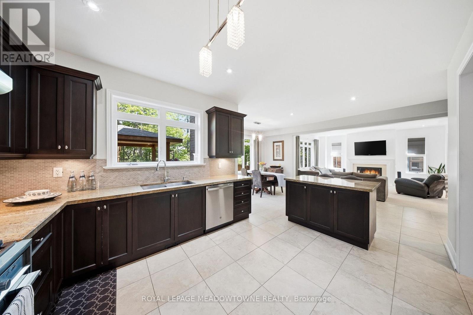 298 EATON STREET - 18
