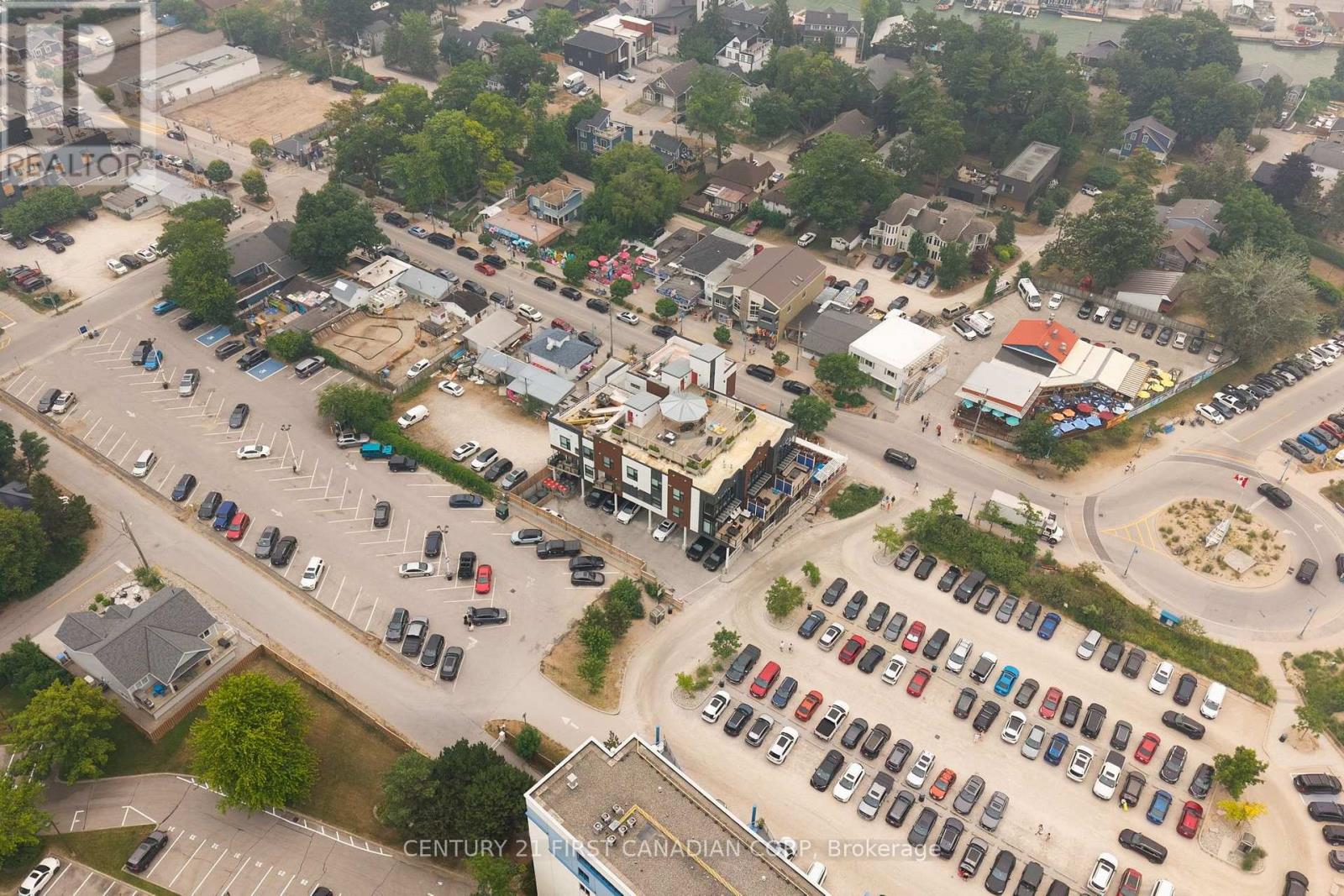 #201 85 MAIN STREET - 41