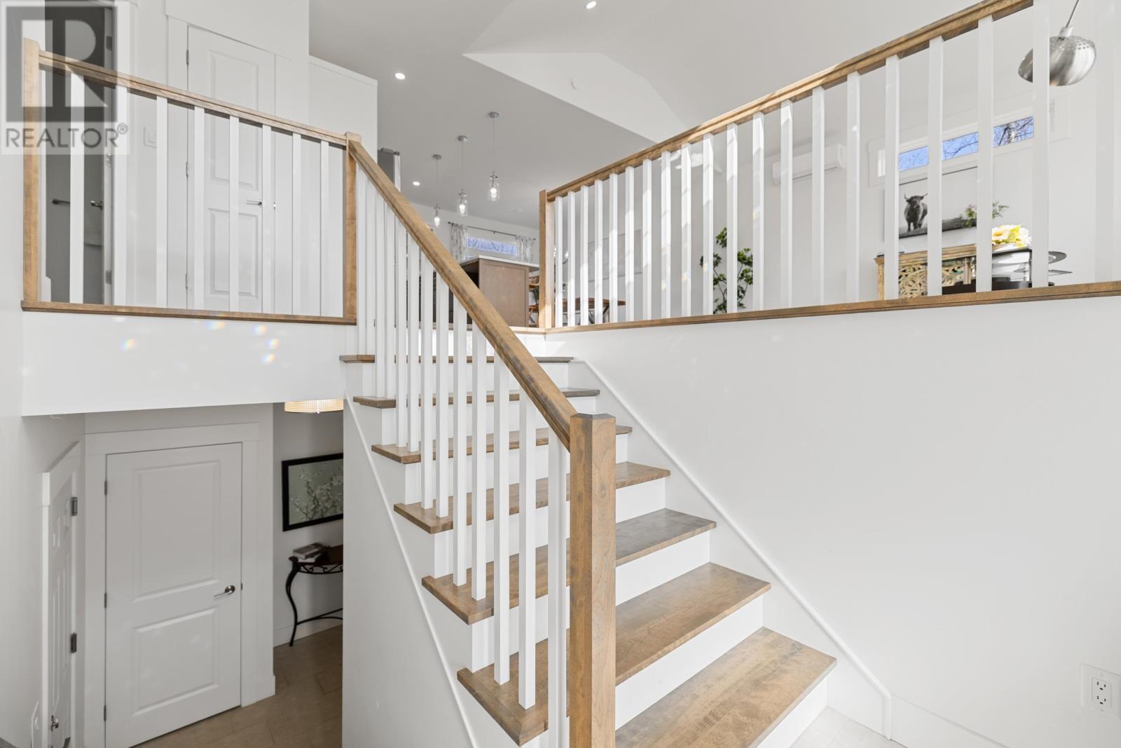 74 England Circle - Image 6