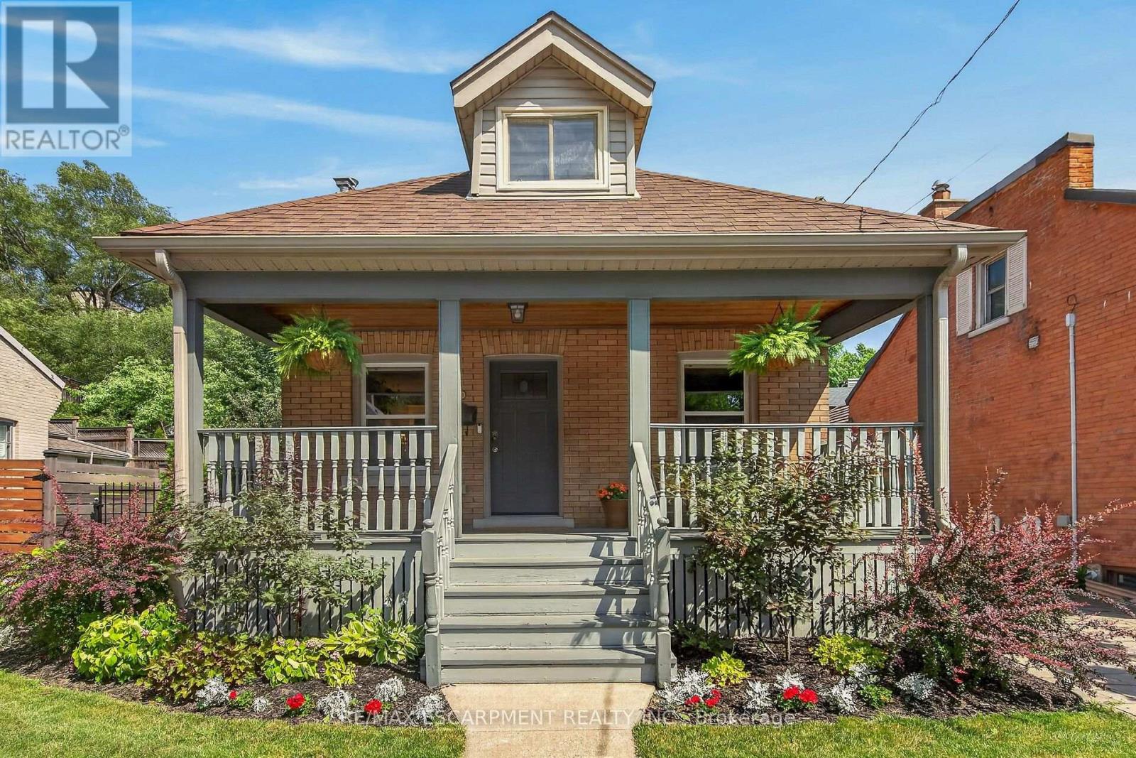 163 HESS STREET S - 3