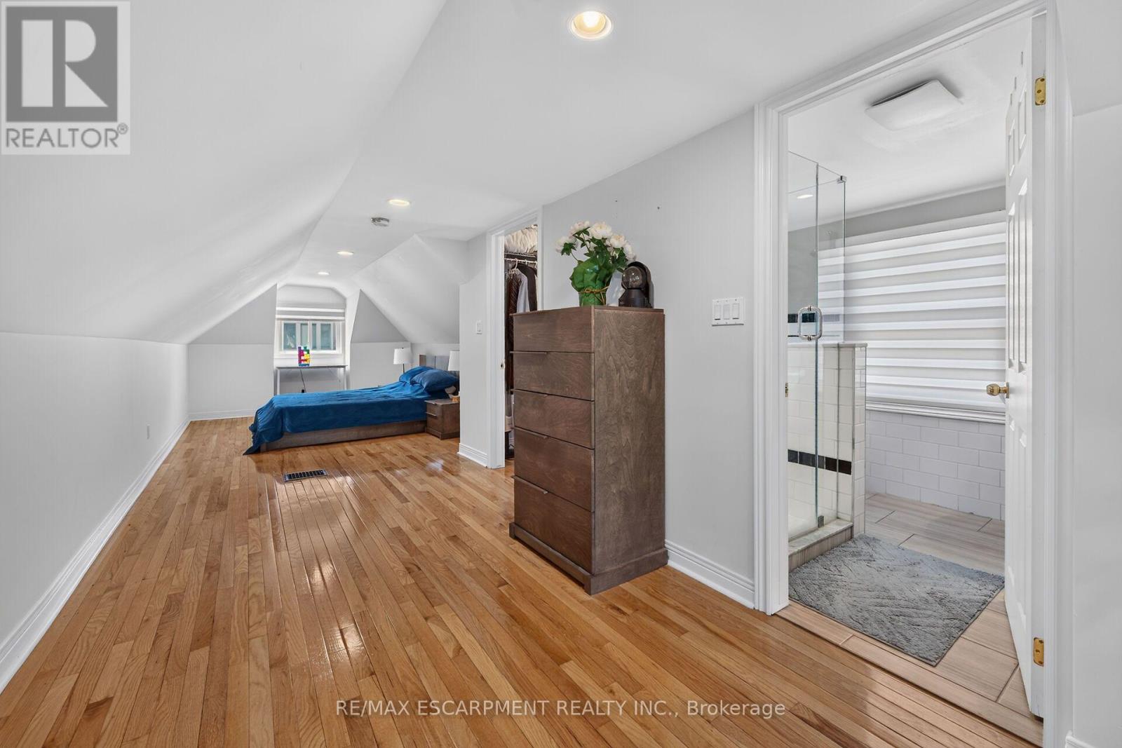 163 HESS STREET S - 30