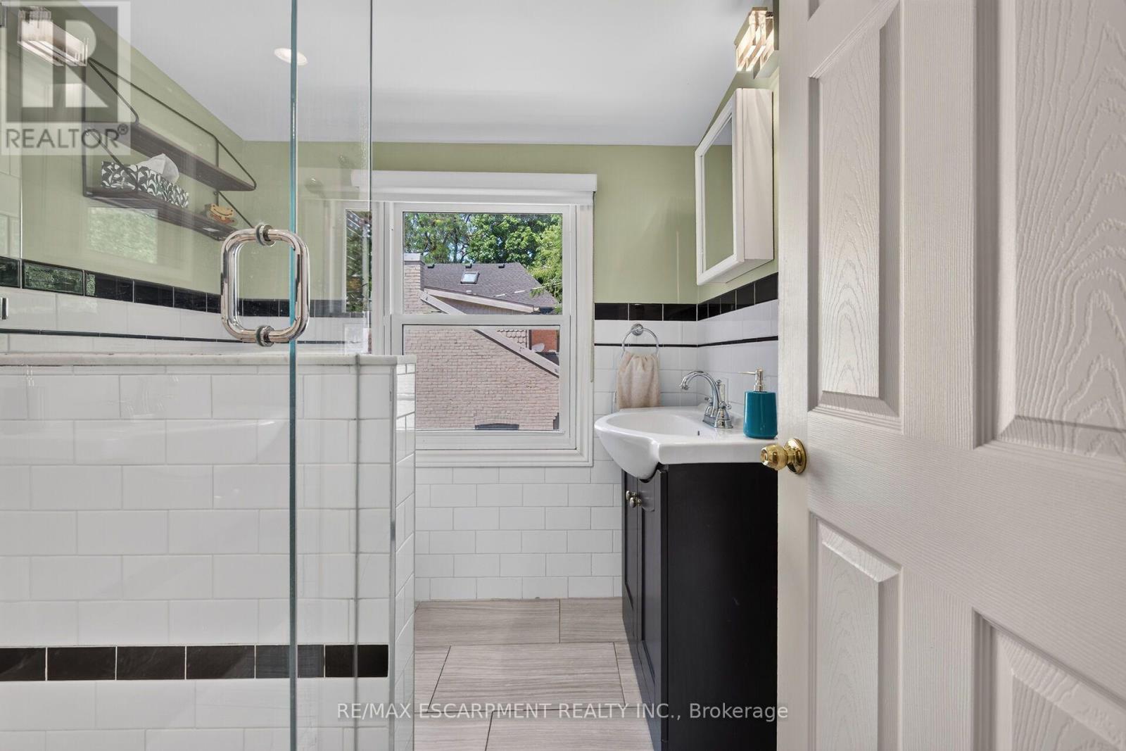 163 HESS STREET S - 35