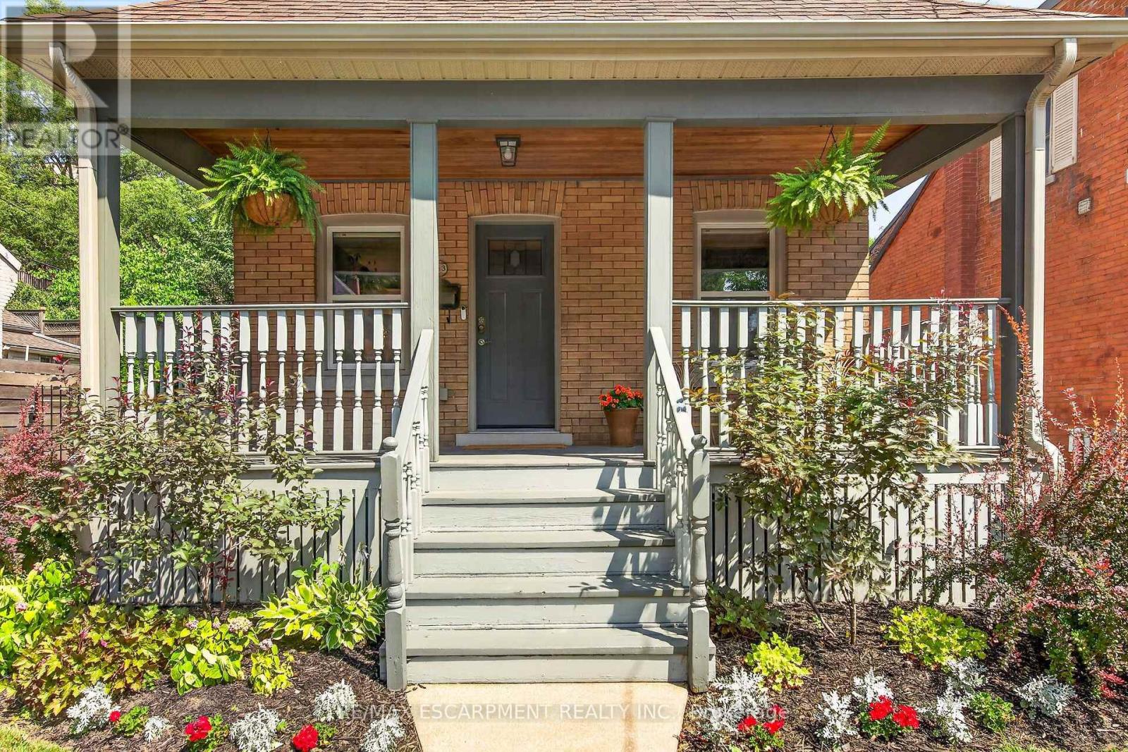 163 HESS STREET S - 4