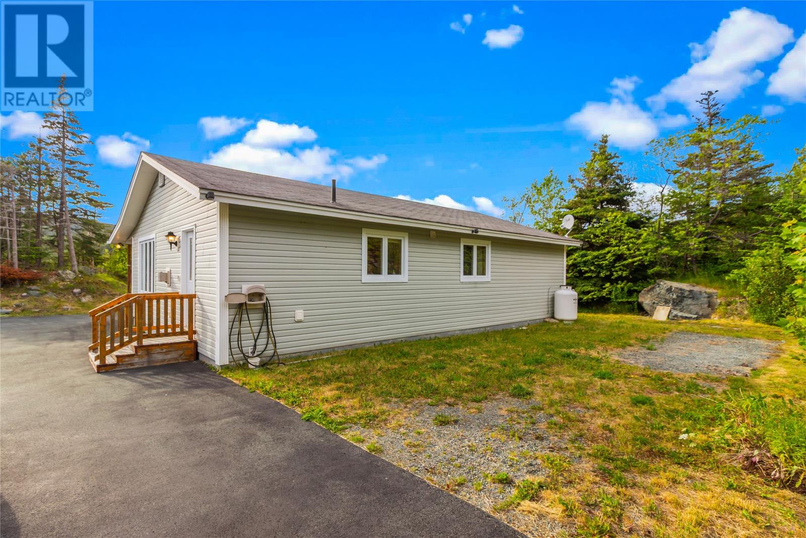 8 Anglican Cemetery Road - 23